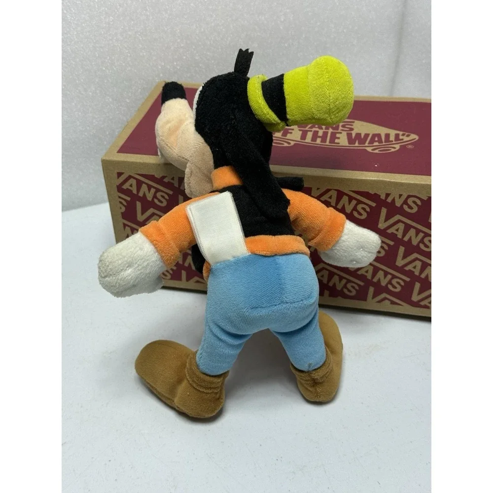 Walt Disney Goofy  Super Soft 9
